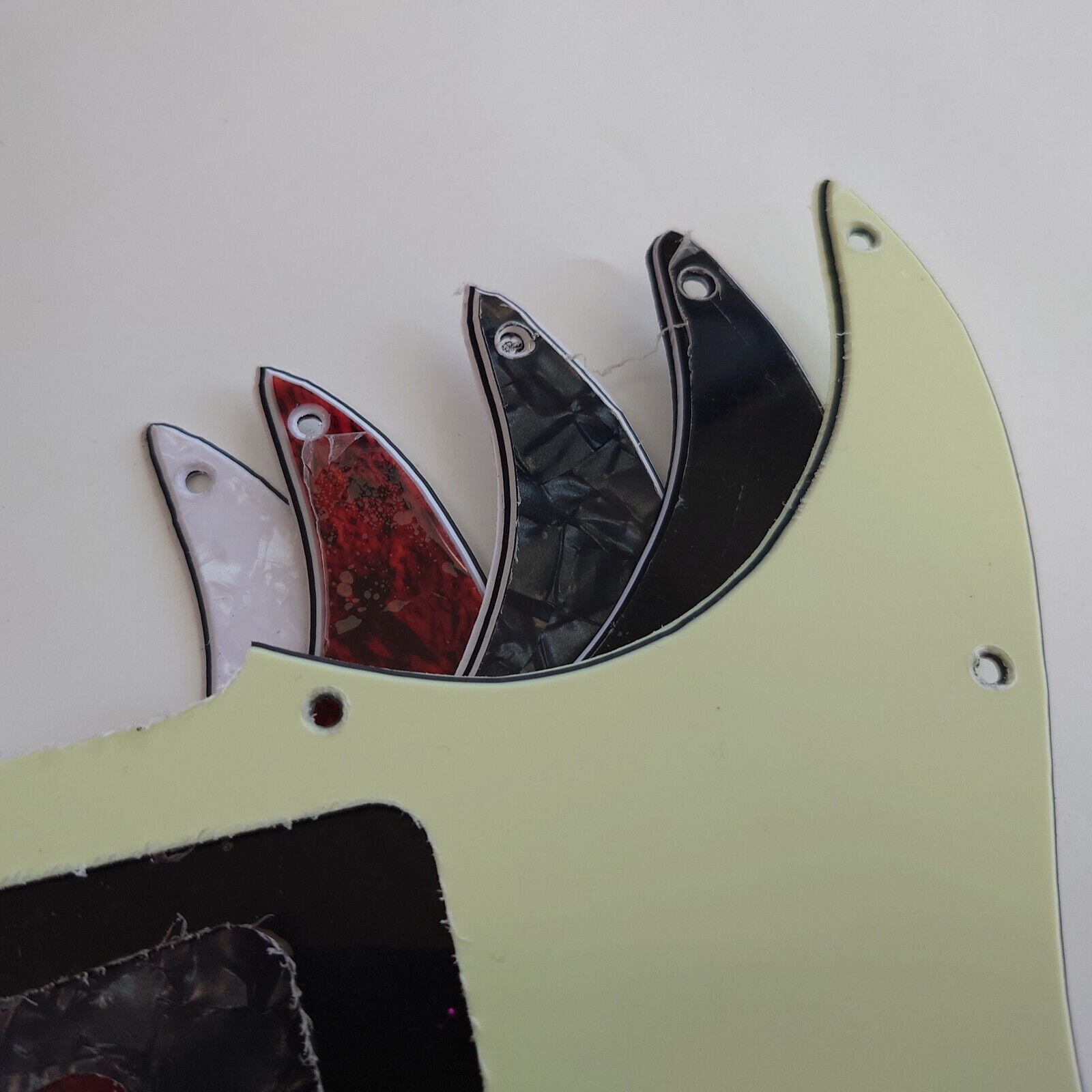 2 P90 Pickup Guitar Pickguard for Fit Fender Stratocaster P90 2 Pickup Strat Guitar Pickguard Replacement Parts with Mounting Screws