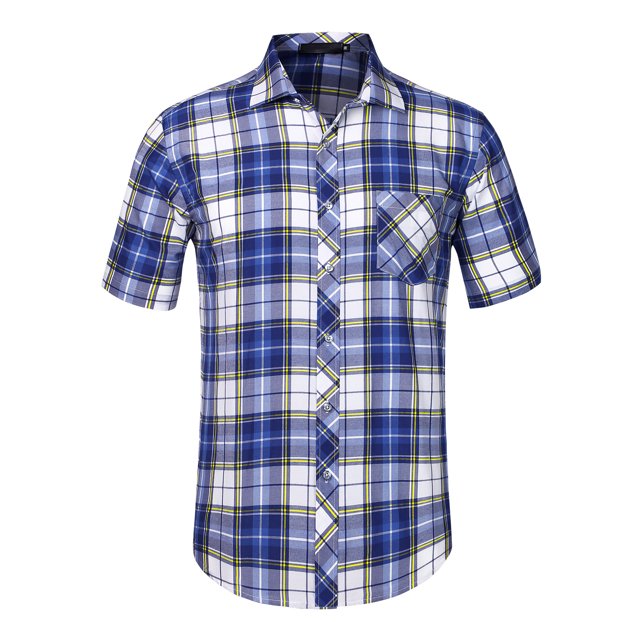 camisa de vestir para hombre camisas de cuadros a cuadros con botones de manga corta de algodón de azul real l camisa a cuadros azul zafiro y blanca, vista frontal centrada con cuello en punta y botonadura frontal; bolsillo de parche en el pecho con patrón diagonal, mangas cortas, tejido de algodón visible con cuadros grandes y líneas amarillas finas, corte recto hasta la cadera sobre fondo blanco. Apto para oficina y uso casual; a menudo se combina con jeans oscuros.