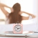 thumbnail image 5 of Despertador pequeño y silencioso con diseño de caramelos creativos de moda, reloj despertador de escritorio con barrido de viento y segundos., 5 of 6