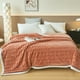 thumbnail image 4 of Manta de franela gruesa de doble capa, ideal para cubrir la siesta en la oficina, manta cálida y acogedora para la cama o el sofá, naranja, 4 of 6