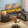 thumbnail image 1 of Greenstell Bureau de Jeu Informatique 64 Pouces avec LED, Bureau en L avec Prises et Support pour Moniteur, Bureau de Maison avec Tiroirs de Rangement, Gris, 1 of 7