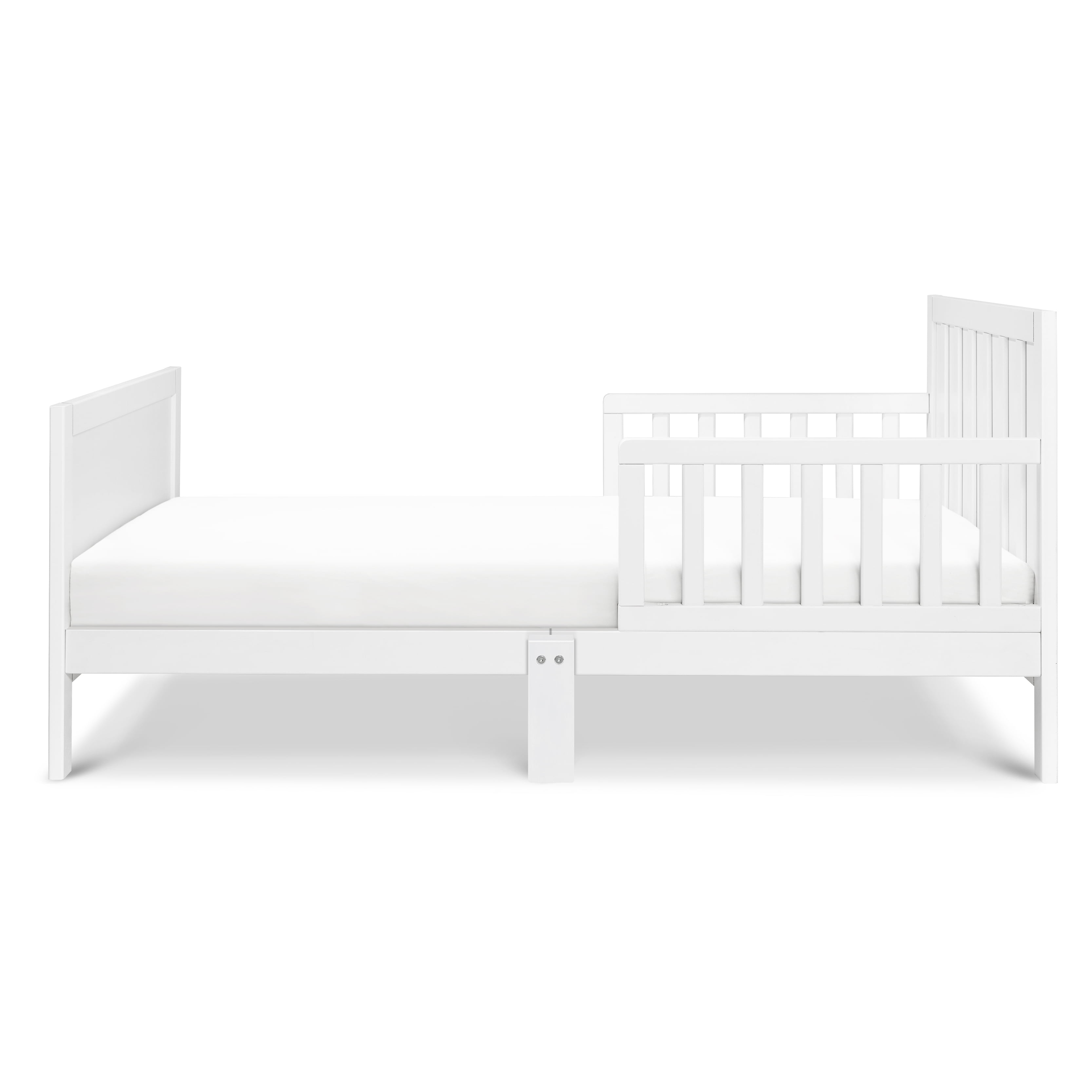 Carter's by DaVinci Benji Toddler Bed in White