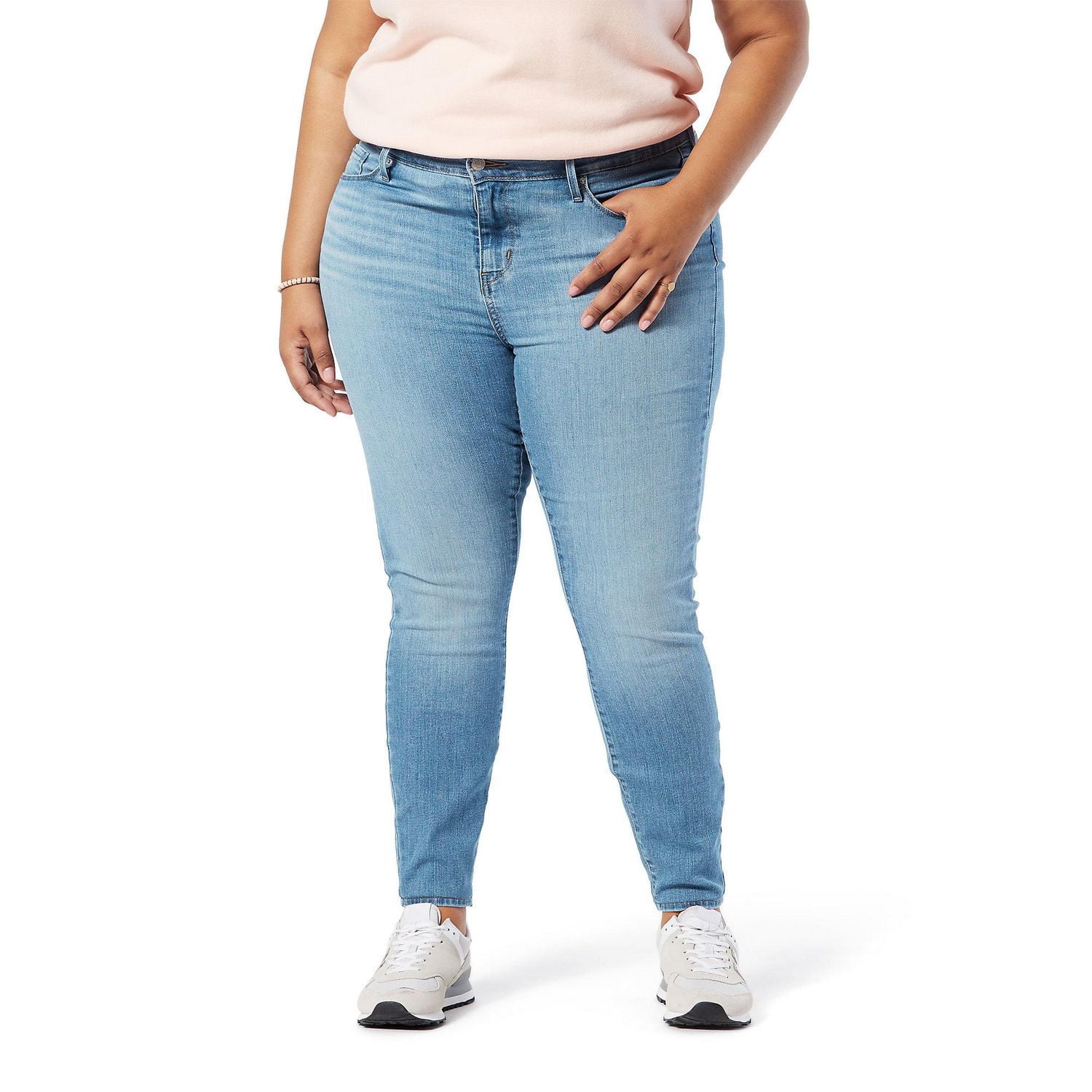 Levi Strauss Signature.™ Women's Plus Mid Rise Skinny Jeans