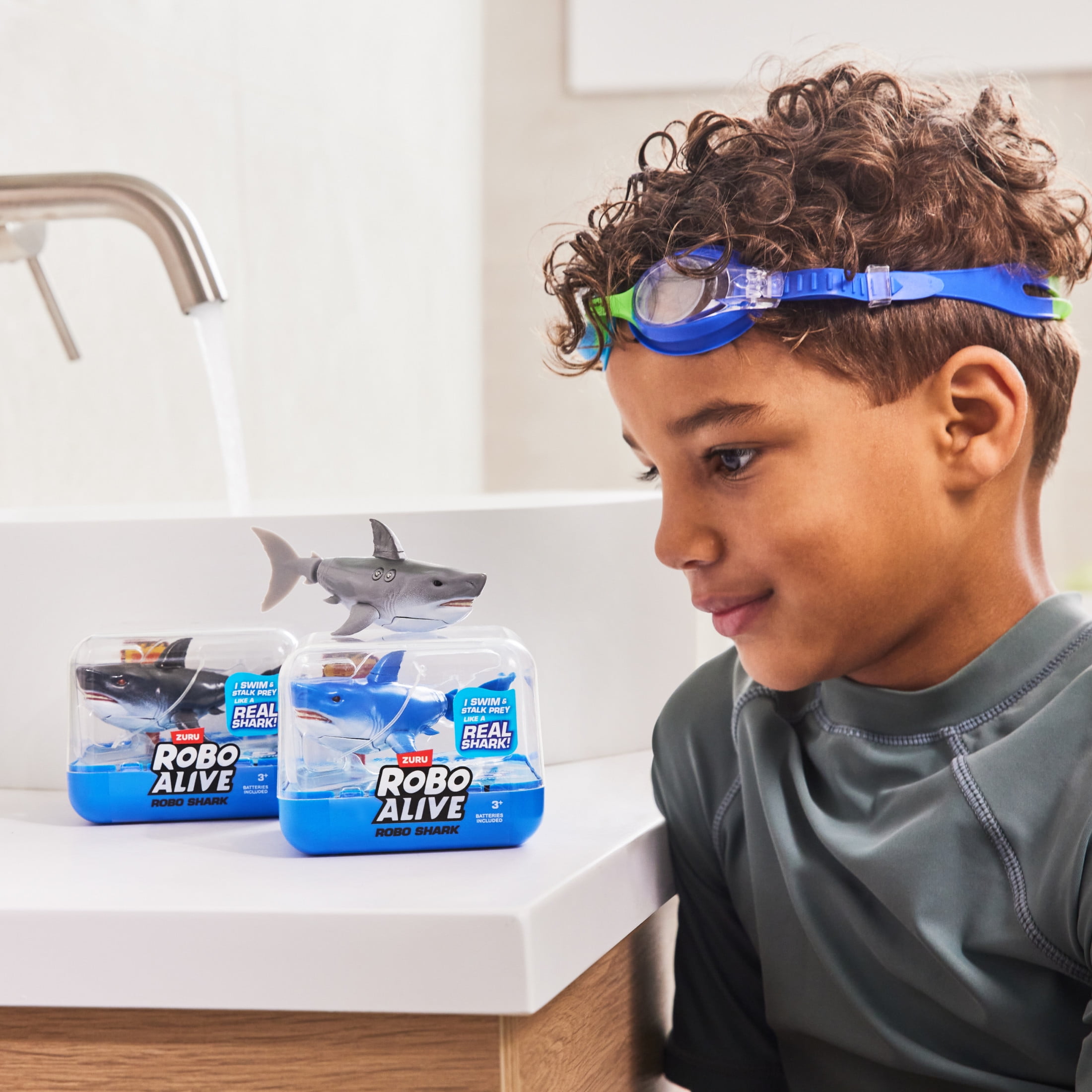 Robo Alive Water Activated Shark (Blue) de ZURU