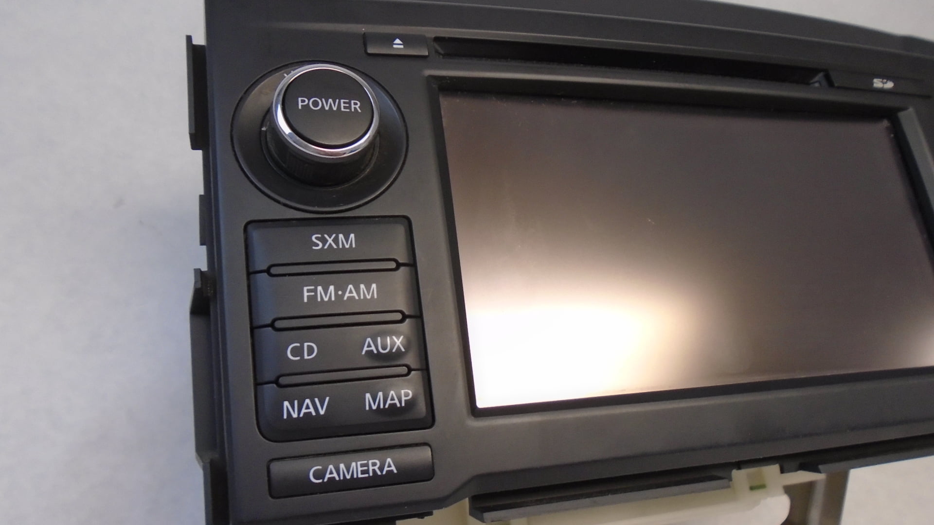 Pre-Owned 2017 Nissan Titan Navigation Radio Receiver Display CD Player 7515750087 OEM LKQ - Verify Specific Vehicle Fitment In Description - (Good)