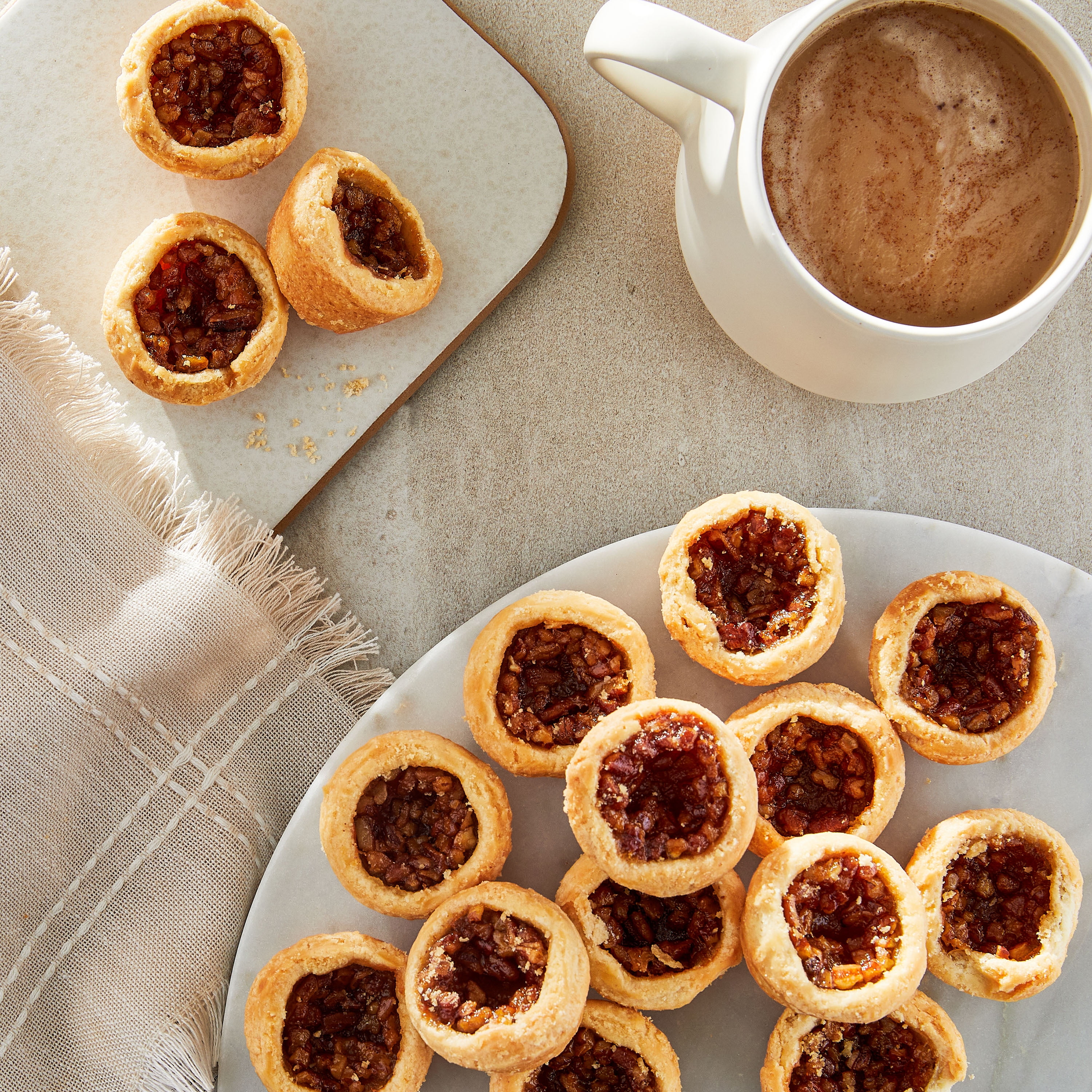 Freshness Guaranteed Pecan Tarts, 16.2 oz, 16 Count (Bakery Fresh, Sweet Dessert)
