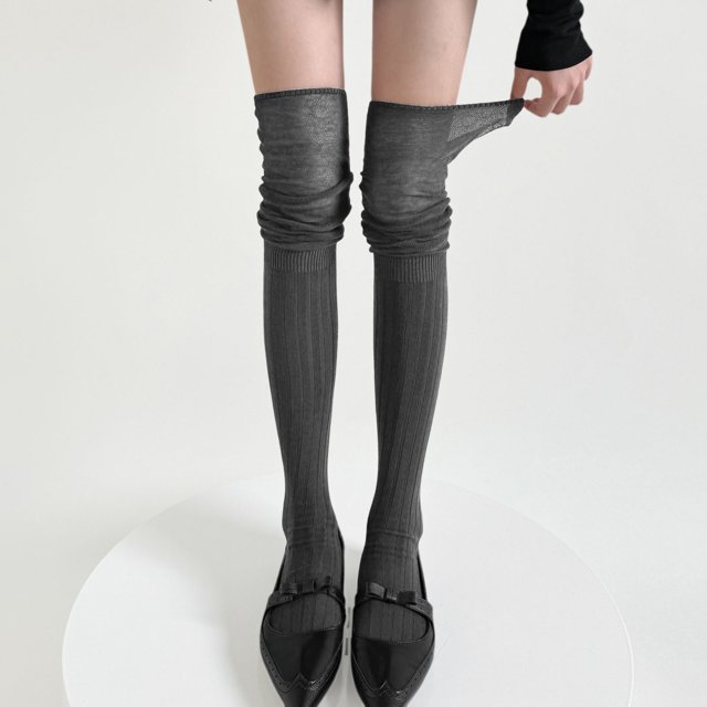 TINZ en Automne et en Hiver Chaussettes Rouges à Ancrage pour Femmes Modèles Rouges de Défilé Sont Assemblés avec des Chaussettes Jusqu'aux Genoux et des Bas d'Ancrage Sont Empilés Culottes Jarretelles Bas d'Hiver pour Femmes Bas avec Nœud