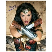 Gal Gadot Autographed Wonder Woman 11x14 Princess Diana Photo
