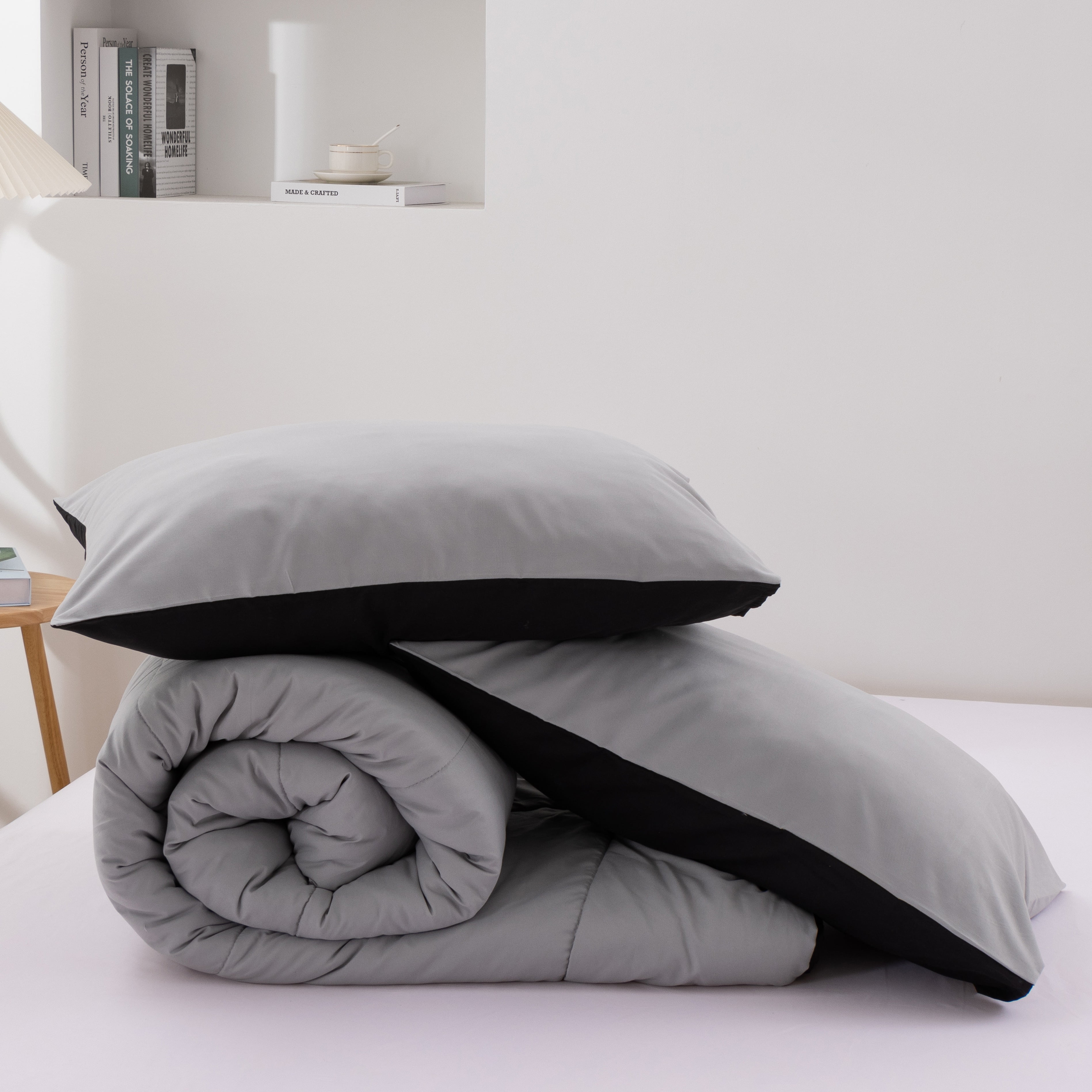 King Comforter Set All Season Reversible Bed Set with 2 Pillow Cases 3 Pieces Bedding Sets Down Alternative Black/Gray Comforters
