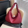 thumbnail image 4 of Bolso tejido de alta gama de estilo para mujer, bolso de hombro tipo bandolera con textura de nicho, bolso de viaje portátil, 4 of 6