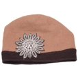 thumbnail image 1 of Gorros de invierno de invierno de lana para mujer con cresta de flores - camello / marrón SS/Sophia Beanie, 1 of 1