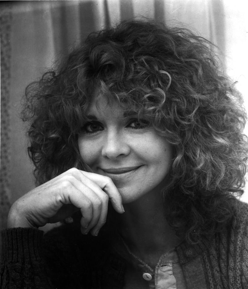 Melinda Dillon Portrait in Classic Photo Print (24 x 30) - Walmart.com
