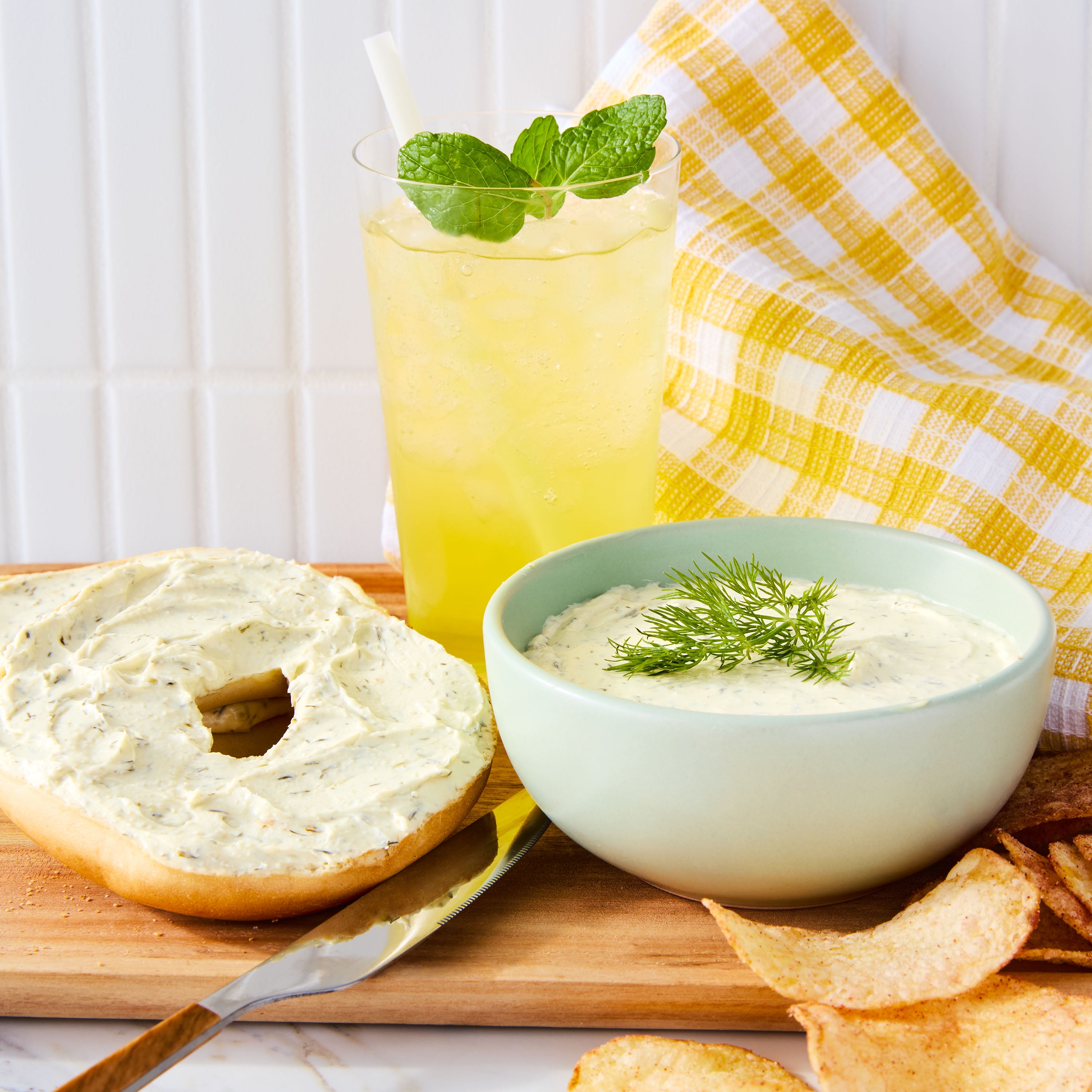 Great Value Dill Pickle Cream Cheese Spread, 8 oz Tub