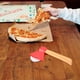thumbnail image 1 of Cortador de pizza BuyWeek con forma de hacha y cuchillo para pizza durabilidad prolongada, 1 of 7