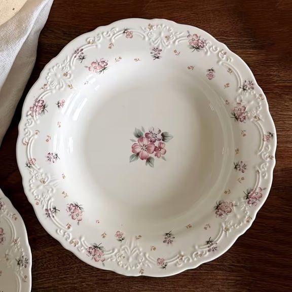 Vintage Embossed Floral Ceramic Dinner Plate, 10.5 Inch Noodle & Salad Bowl Plate for Family Meals