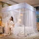 thumbnail image 4 of Diseño elegante: este mosquitero estilo Court de tres puertas, con exquisitos bordados y volantes, transforma su dormitorio en un refugio romántico., 4 of 6