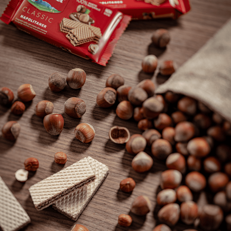 Loacker Classic Vanilla Wafers, Non-GMO Crème-filled Wafer Snack, 45g/1.59oz, Pack of 12