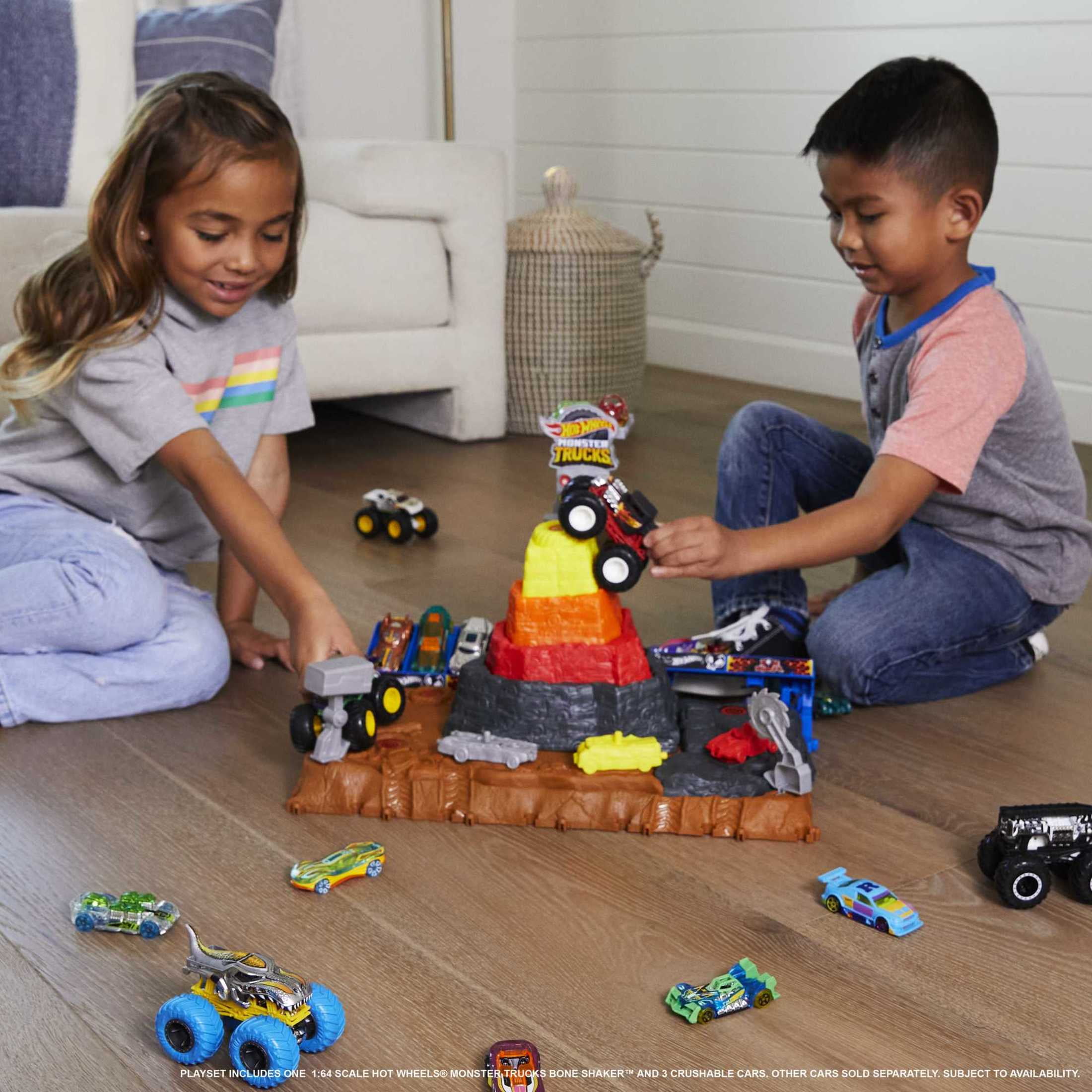 Hot Wheels Monster Trucks Bone Shaker Ultimate Crush Yard Playset, 1 Toy Truck & 3 Crushable Cars