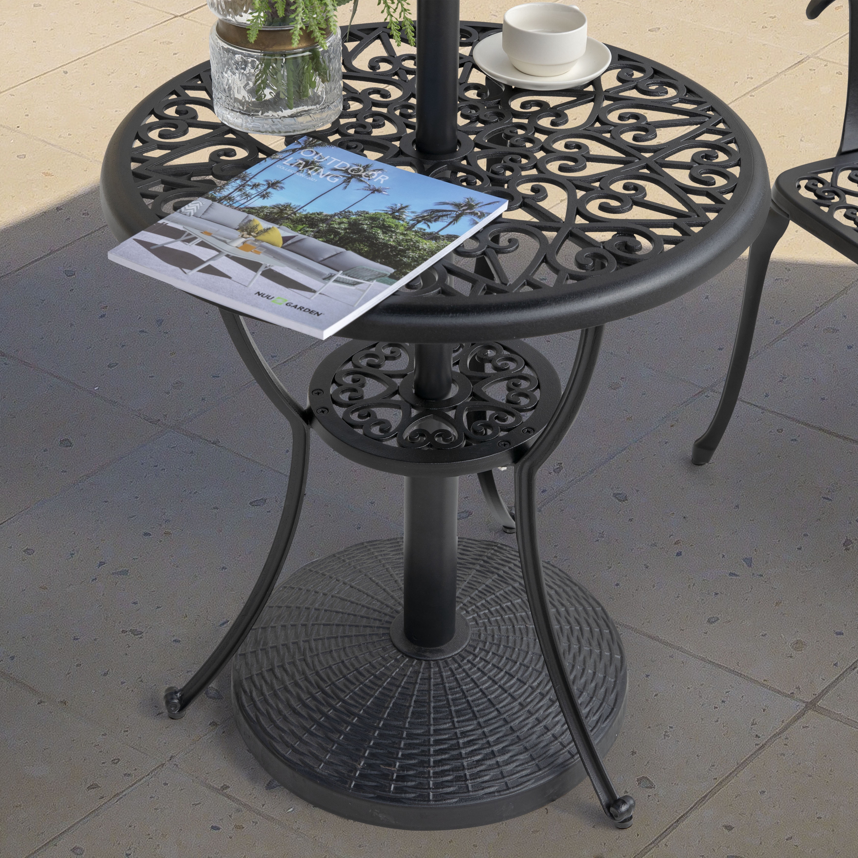 Nuu Garden Outdoor 22 lb, 18'' Round Patio Umbrella Base, Weighted Umbrella Stand with Hand-turn Knob, Weather-resistant Resin and Concrete, for Patio Umbrellas with Φ1.5''-1.9'' Poles, Black