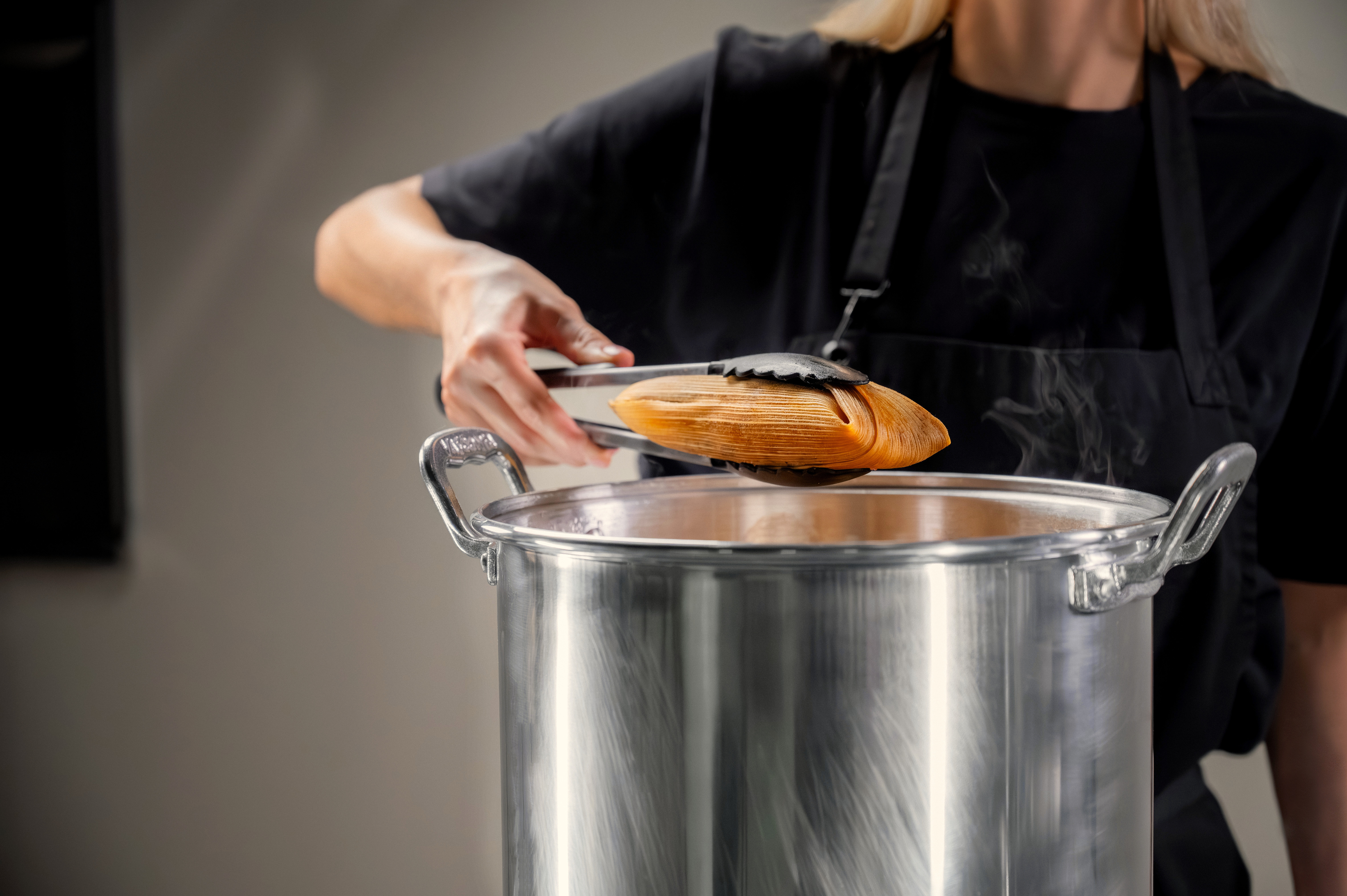 Vasconia 16-Quart Aluminum Steamer Pot with Glass Lid photo 8