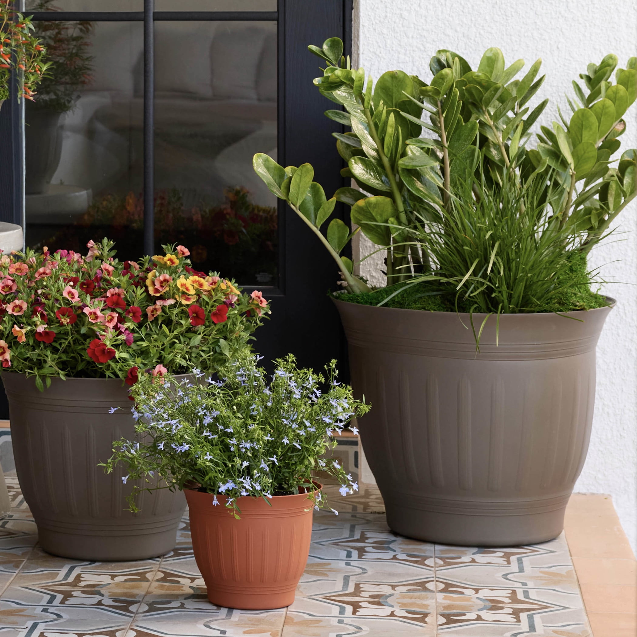 Bloem Colonnade 16" Round Plastic Planter, Indoor/Outdoor Garden Pot with Embossing, Peppercorn