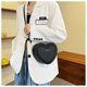thumbnail image 3 of Gran oferta de bolsos cruzados con forma de corazón para mujer, bolsos de hombro de piel sintética sólida, bolsos de moda, 3 of 5