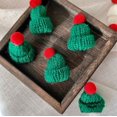 thumbnail image 3 of Gorro de Navidad para decoración de tartas, Mini sombrero para piruleta, tapas de botella de caramelo, mesa de postre, manualidades, venta al por mayor, 1 unidad, 3 of 4