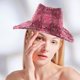 thumbnail image 5 of Sombrero vaquero rosa de moda para mujer, de ala ancha, para senderismo, pesca y actividades al aire libre. Un sombrero de verano elegante y funcional., 5 of 6