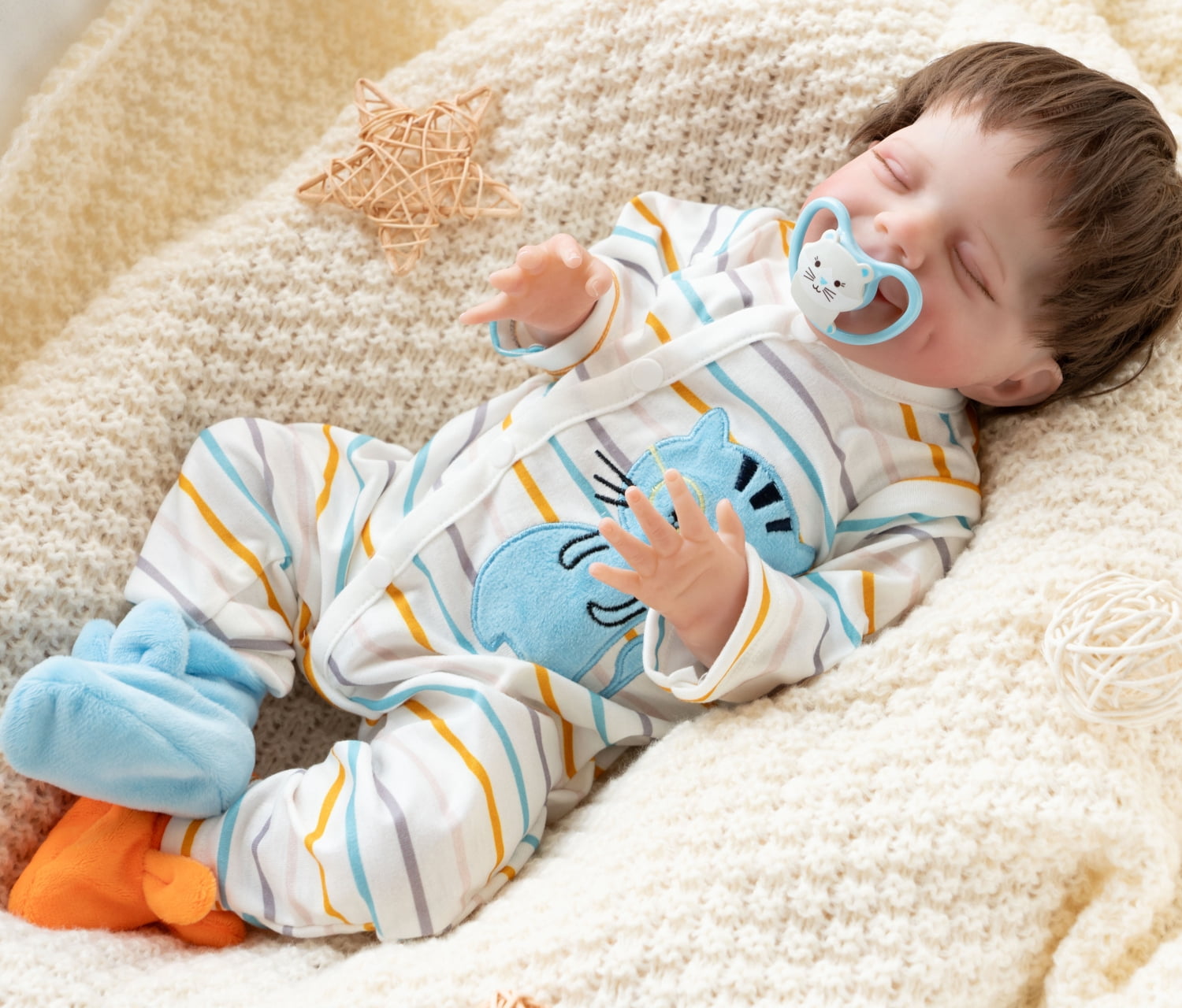 HUIMEYA Lifelike Reborn Baby Dolls Boy 18 Inch Newborn Sleeping Baby Dolls with Feeding Toy for Kids Age 3+