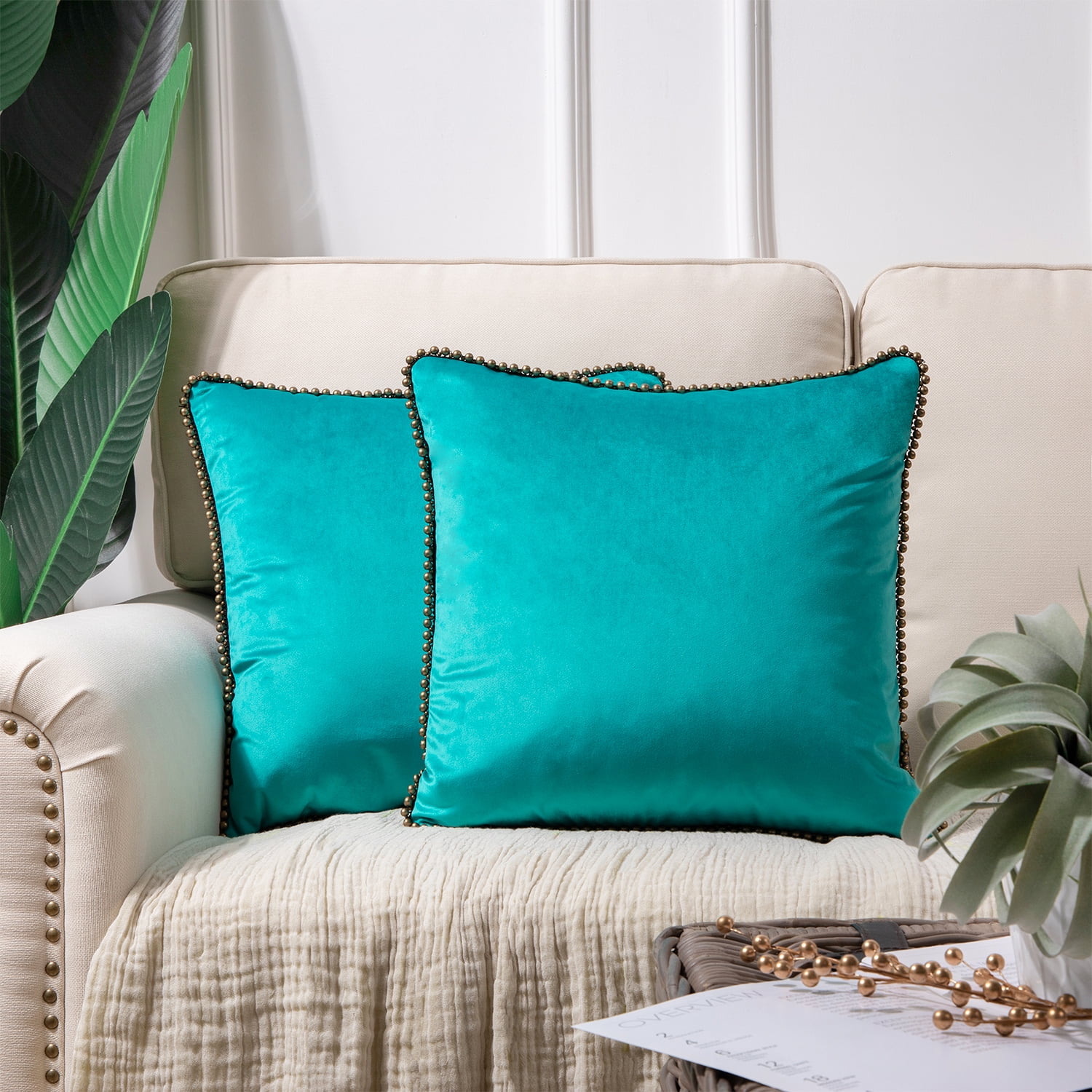 Phantoscope Particles Trimmed Soft Velvet Throw Pillow, 18