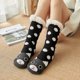 thumbnail image 2 of 1 par de calcetines de suelo con forro de sherpa, gruesos, elásticos, suaves, cómodos, mantienen el calor, antideslizantes, térmicos de invierno para mujer, pantuflas de interior para dormir en casa,, 2 of 8