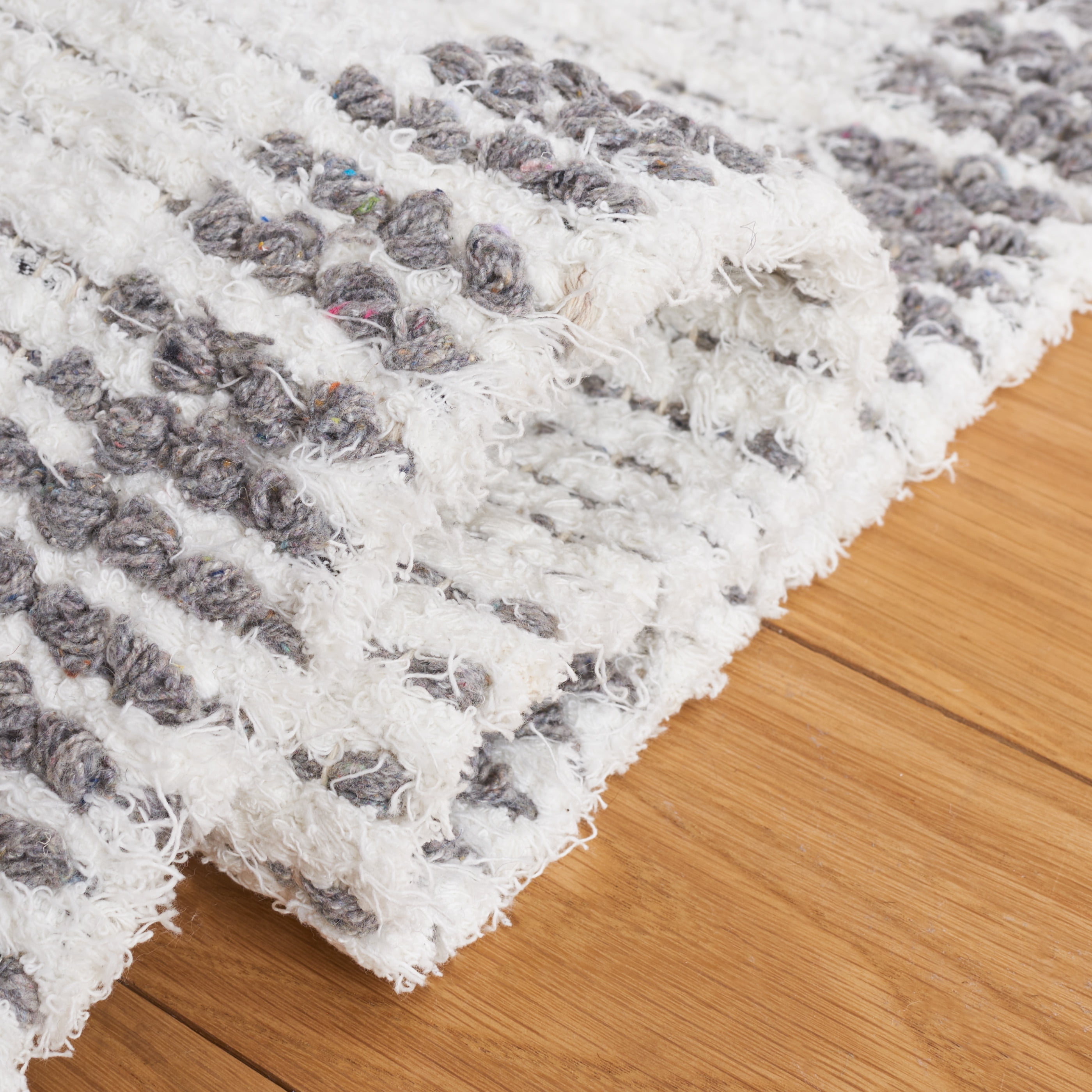 SAFAVIEH Casablanca Erica Diamond Cotton Area Rug, Ivory/Grey, 8' x 10'