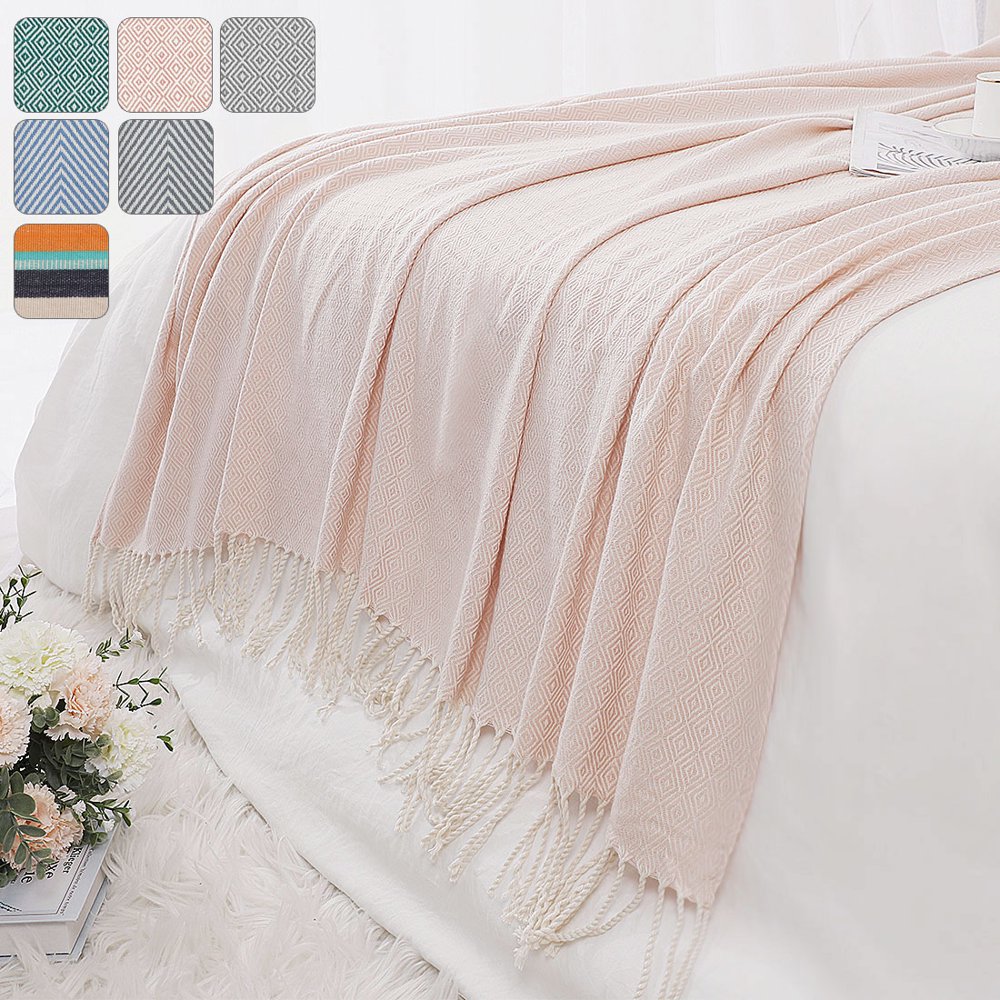 Bohemian Decorative Throw Blanket With Fringes In Geometric pattern