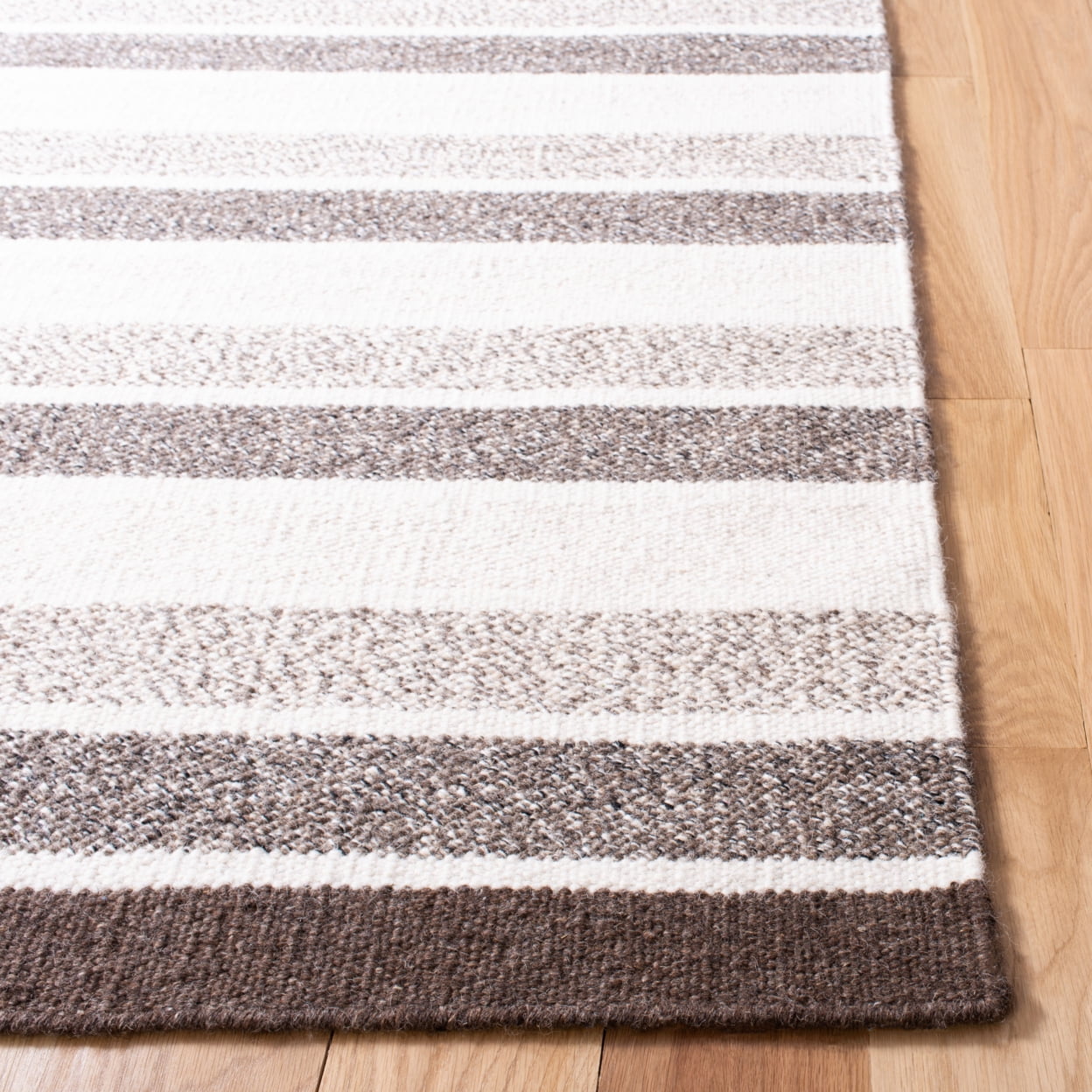 SAFAVIEH Kilim Carlie Striped Area Rug, Ivory/Brown, 5' x 8'