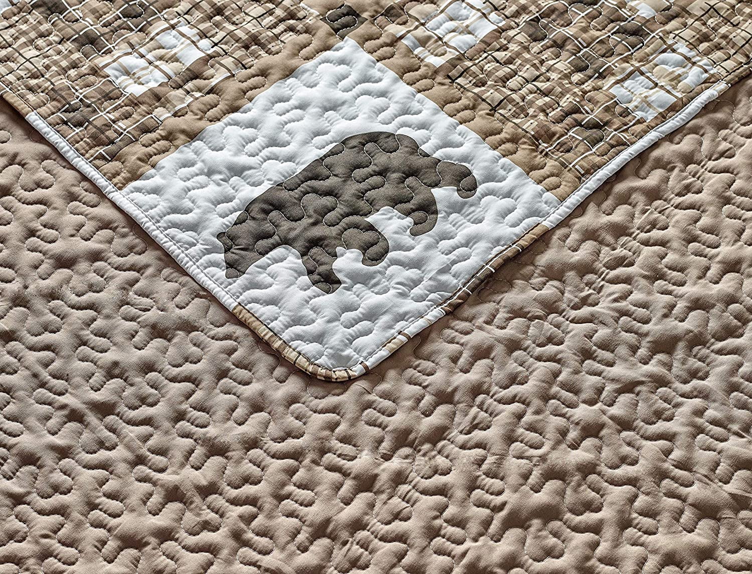 Western Brown Microfiber Quilts. Full/Queen, Hypoallergenic