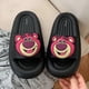 thumbnail image 4 of Nuevo Zapatillas de dibujos animados Lotso para mujer, antideslizantes, sandalias suaves de suela gruesa Kawaii Disney, zapatillas para exteriores, par de zapatos, zapatos para, 4 of 5