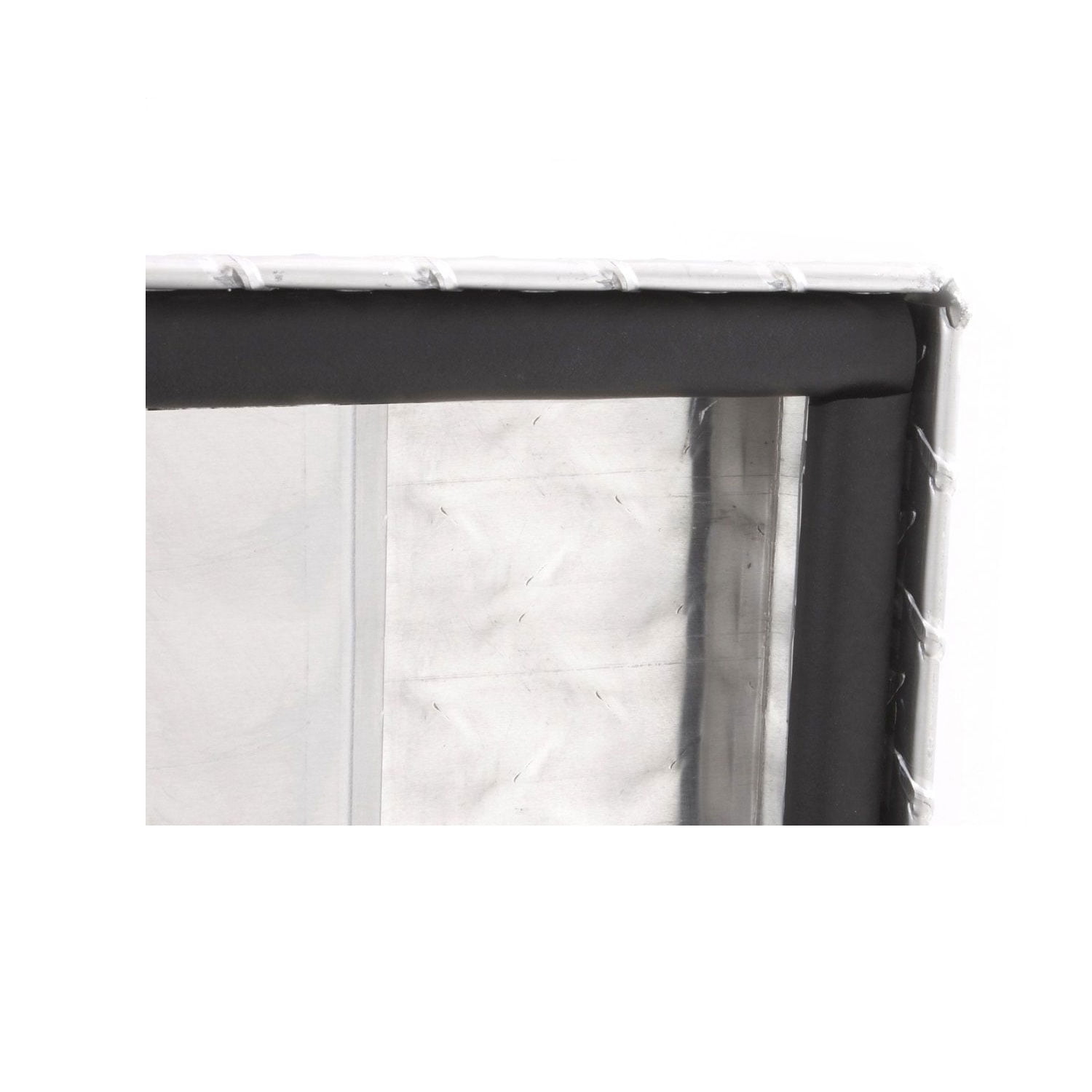 Silver color may vary Lund//Tradesman 9760 60-Inch Aluminum Side Mount Box Diamond Plated