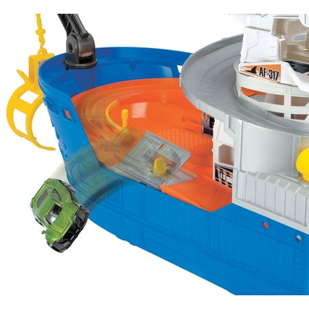 Adventure Force Shark Attack Water Safe, Toy Boat, Die-Cast Vehicle Playset, Ages 3+