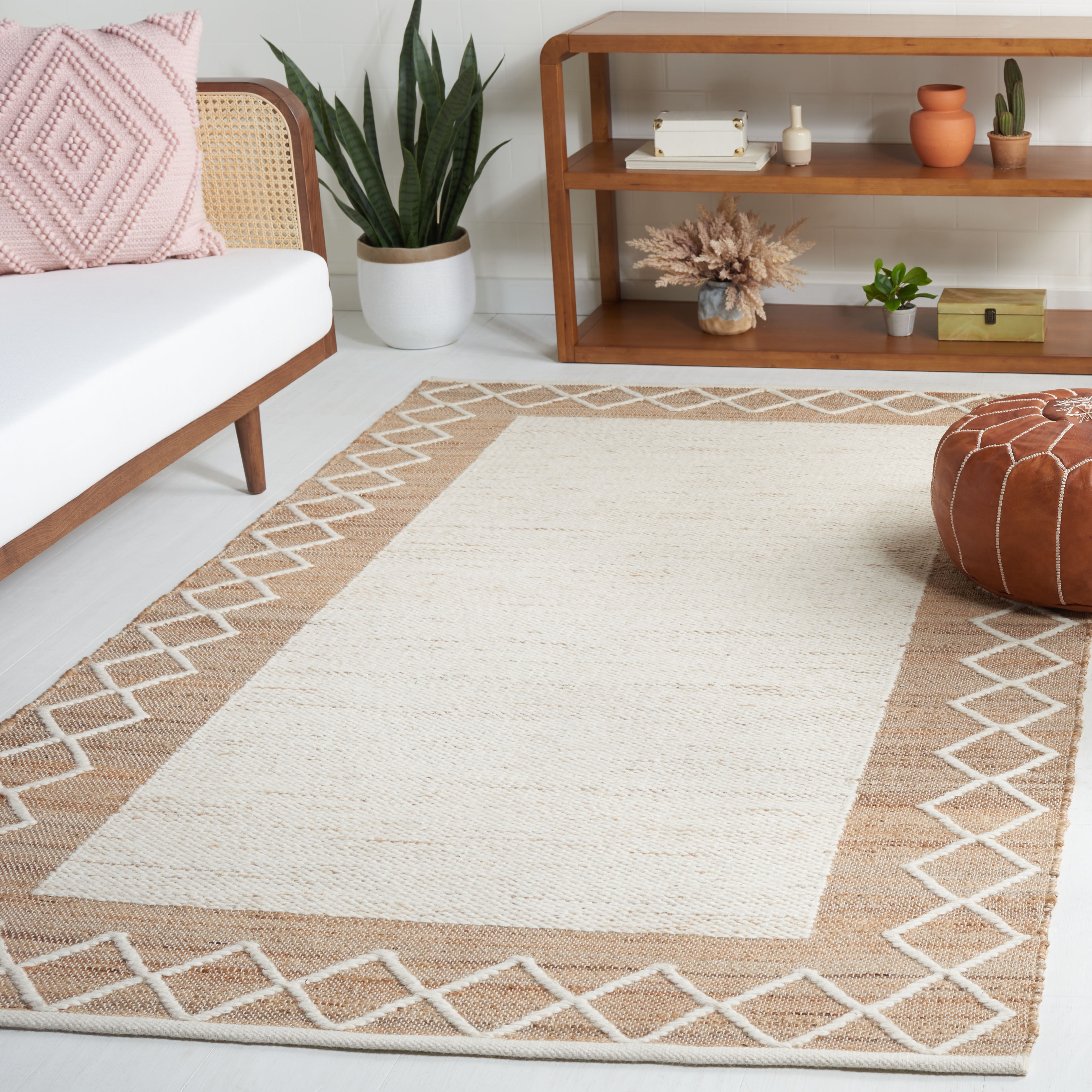 SAFAVIEH Natural Fiber Lalit Bordered Area Rug, Natural/Ivory, 5' x 8'
