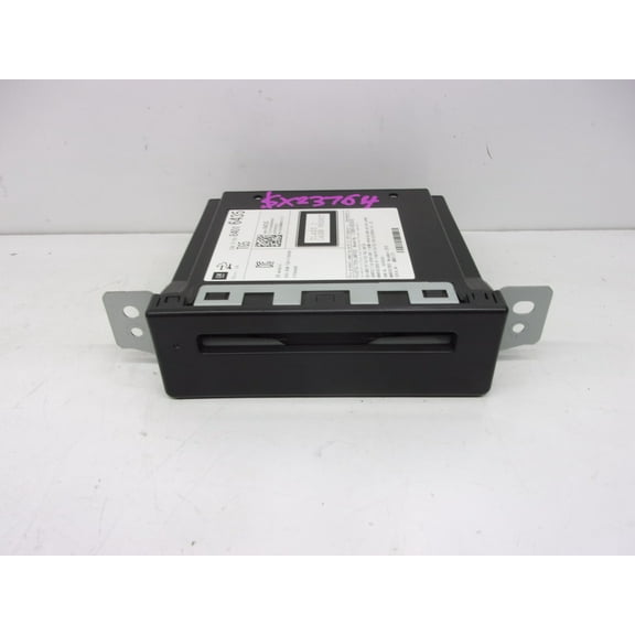 Pre-Owned 2015-2019 Chevrolet Silverado 1500 CD Player Audio Disc Player 84016435 OEM - Verify Specific Vehicle Fitment In Description - (Good)