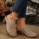 thumbnail image 5 of Tacones Altos de la Mujer de Moda Casual Primavera Verano Color Sólido Cerrado Dedo Del Pie Floral Bloque Tacones Bohemian Recorte Mulas, 5 of 7