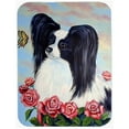thumbnail image 1 of Papillon Noir et Blanc en Roses Planche à Découper en Verre - Grand, 15 x 12 Po., 1 of 1