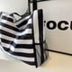 thumbnail image 5 of Bolso Mano A Rayas para Mujer Color en Informal (), 5 of 7