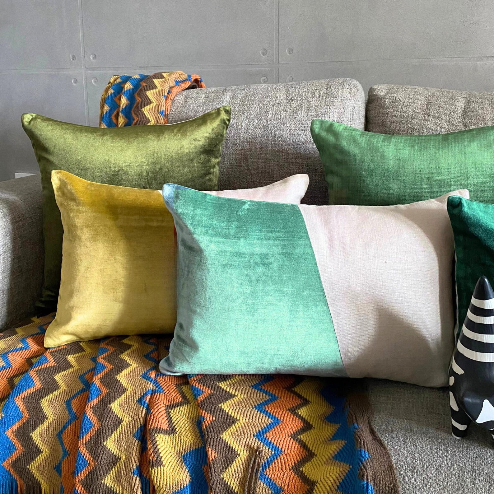 Decorative Aqua Blue 12"x20" (30x50 cm) Lumbar Pillow Cover, Velvet & Linen Solid Color Block Oblong Pillow, Patchwork Pattern Modern Style - Velutinous Aqua
