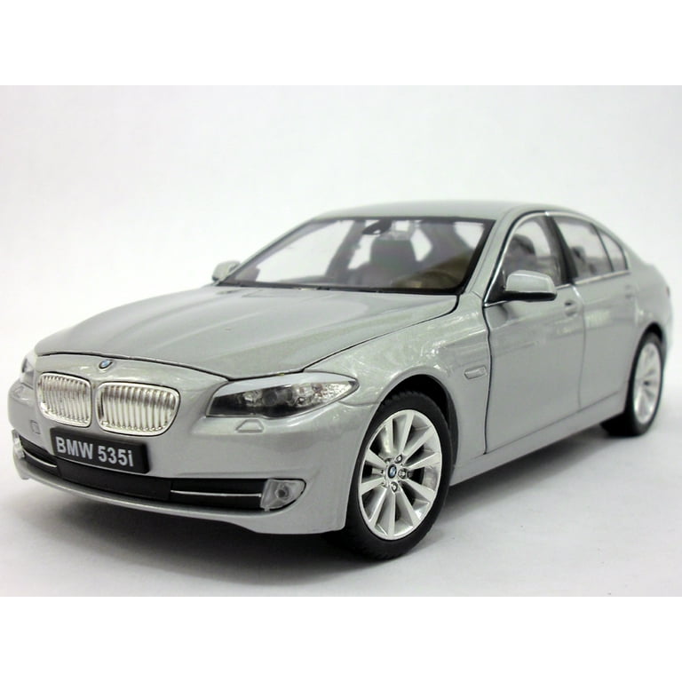 BMW 535i (535) - Siver -1/24 Scale Diecast Metal Model by Welly