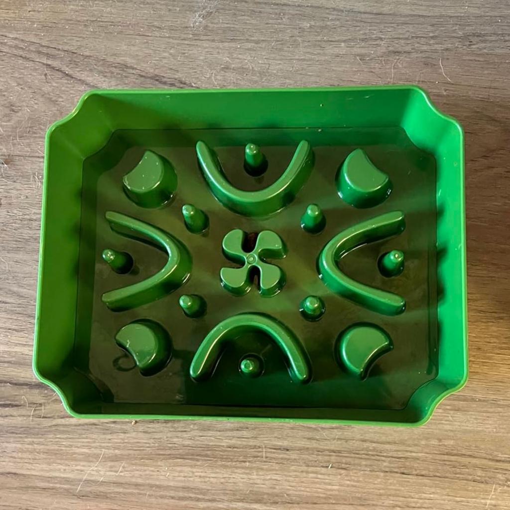 AOOOWER Interactively Slow Eating Cats Bowl Fun Interactively Comfortable Cats Food Bowl for Comfortable Dining
