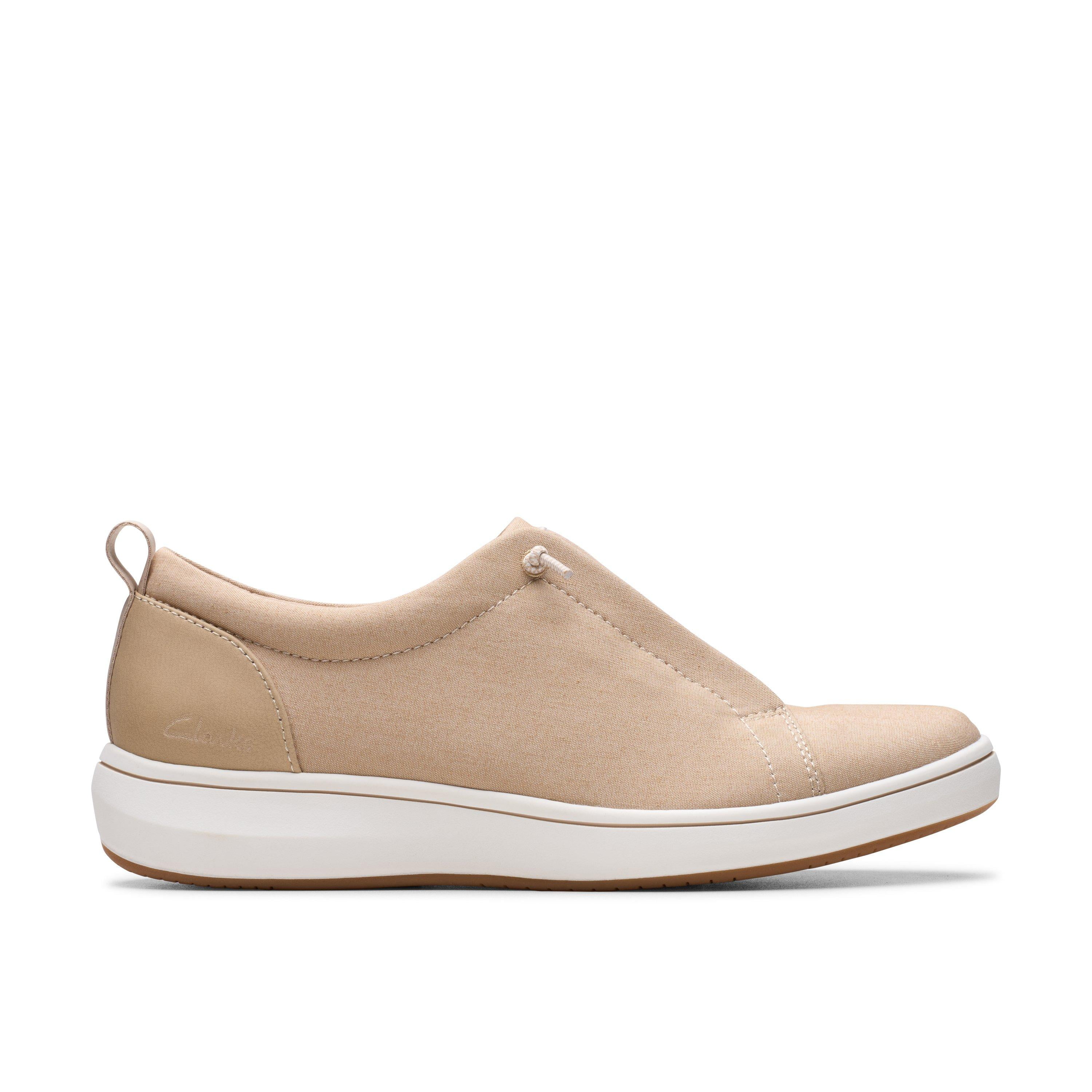 Clarks Hollyhock Walk Nubuck - Lace-Up Fashion Sneakers for Women