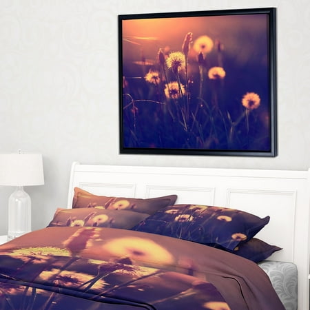 Large Dandelion DESIGN ART Designart 'Vintage Photo Of Dandelion Garden' Large Floral Framed Canvas Art Print ()