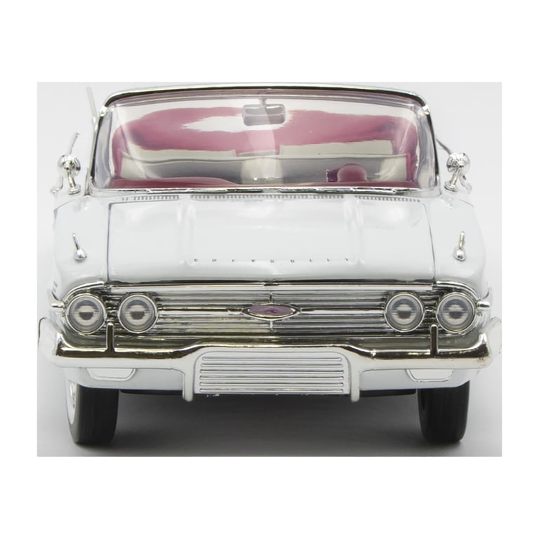 Motormax 1960 Chevrolet Impala Convertible Red 1/18 Scale Diecast