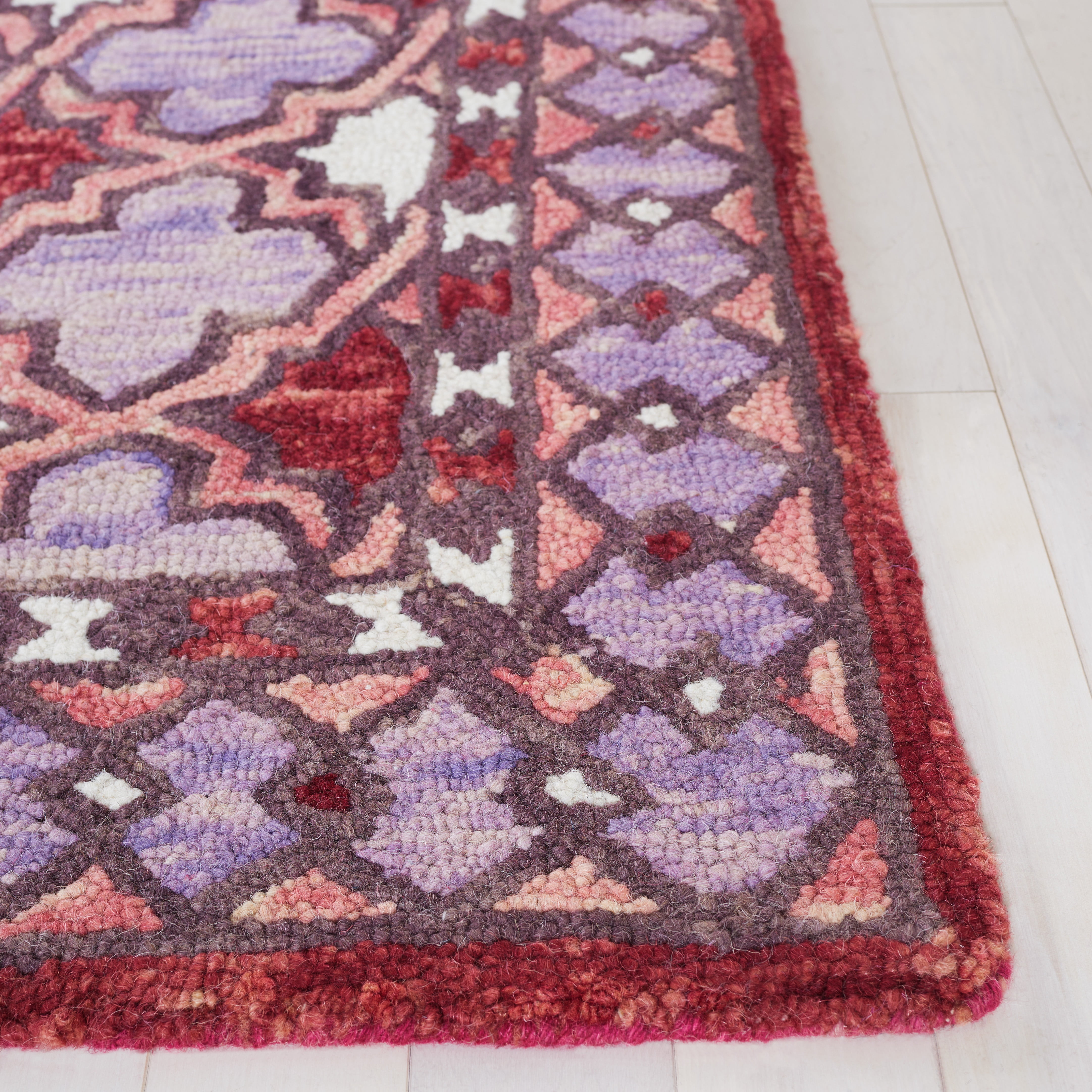 SAFAVIEH Aspen Joshua Geometric Area Rug, Red/Pink, 4' x 6'